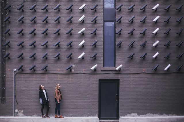 //www.zooommm.com/wp-content/uploads/2021/01/surveillance-technolocy-matthew-henry-fpxoowbr6ls-unsplash.jpg